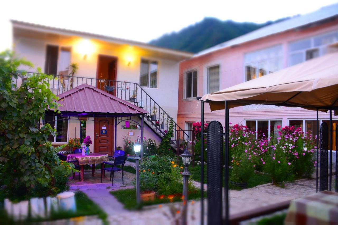 House In Местія Екстер'єр фото