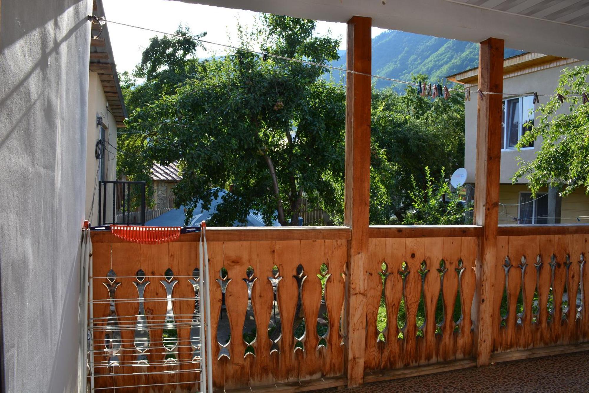 House In Местія Екстер'єр фото