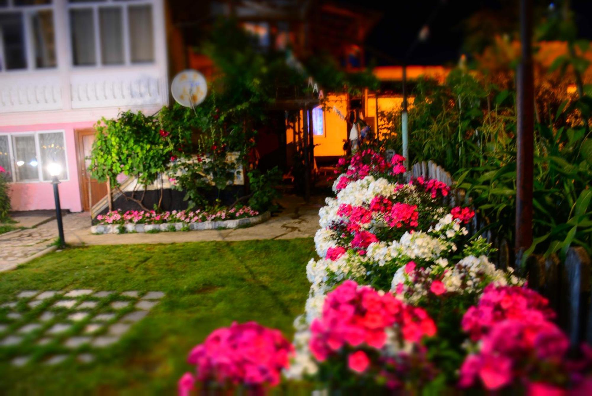 House In Местія Екстер'єр фото